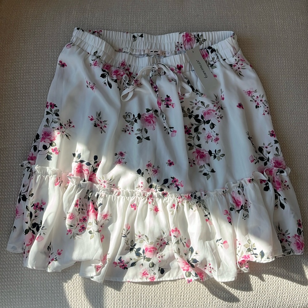 NWT 🌸 Francesca’s Mini Skirt